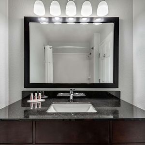 One-Bedroom King Suite